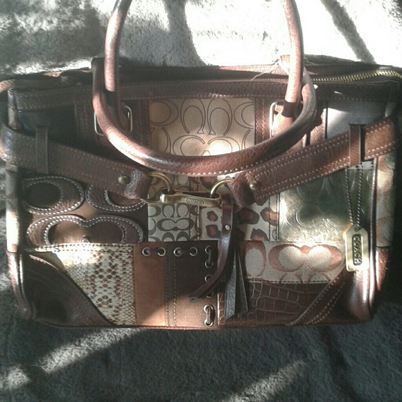Beautiful patch print Coach purse - Picture 1 of 1